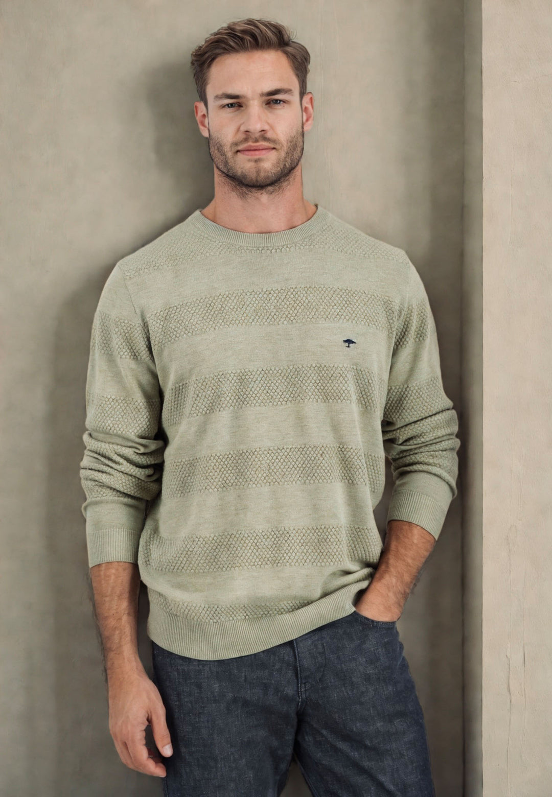 Beiger Hintergrund O-Neck Pullover in zweifarben Optik