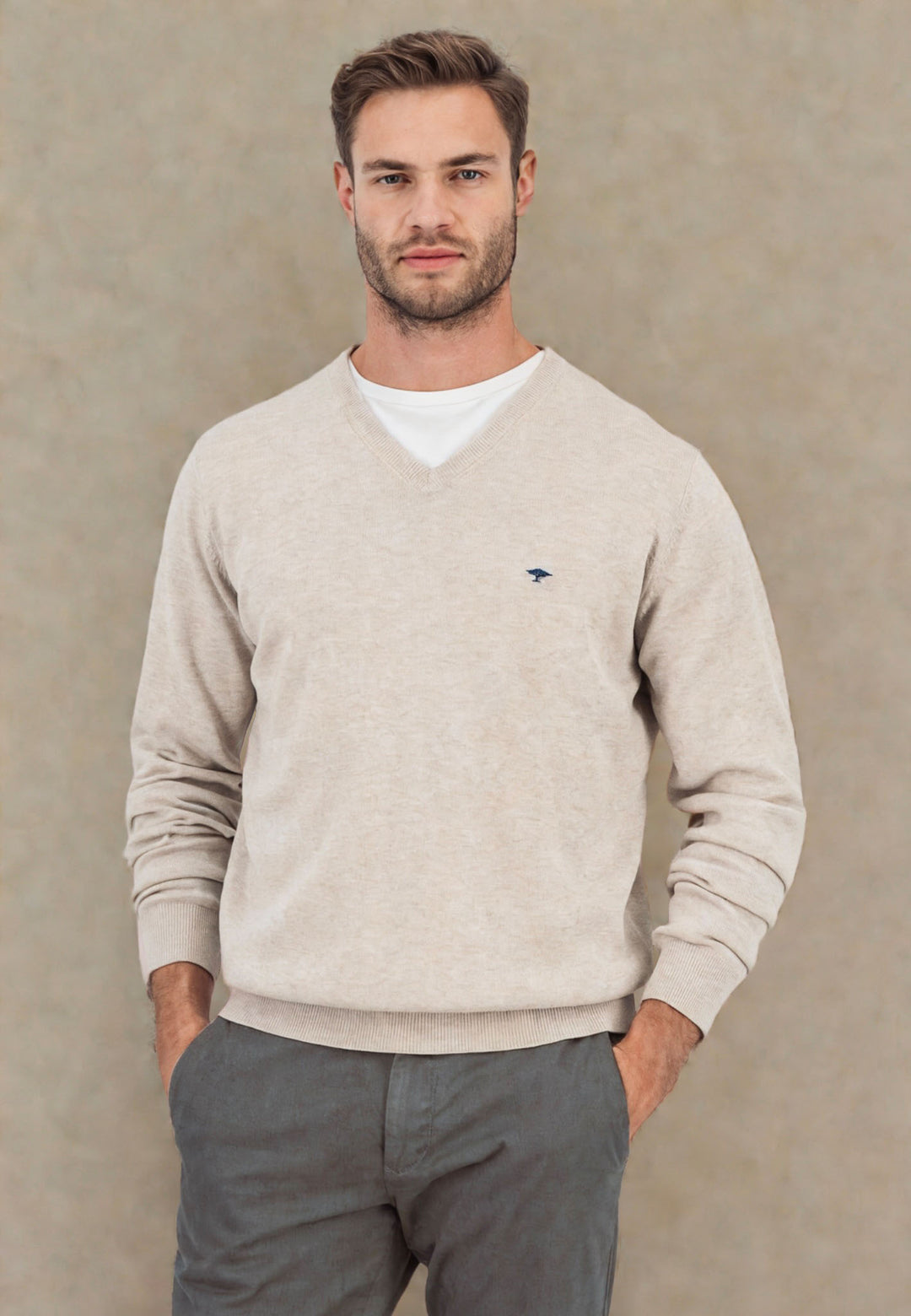 Beiger Hintergrund Pullover V-Neck