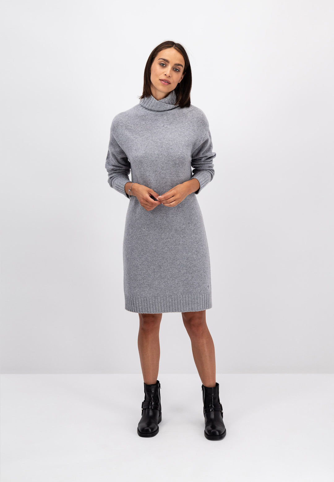 Comfortable knitted dress with turtleneck – FYNCH-HATTON | Offizieller  Online Shop