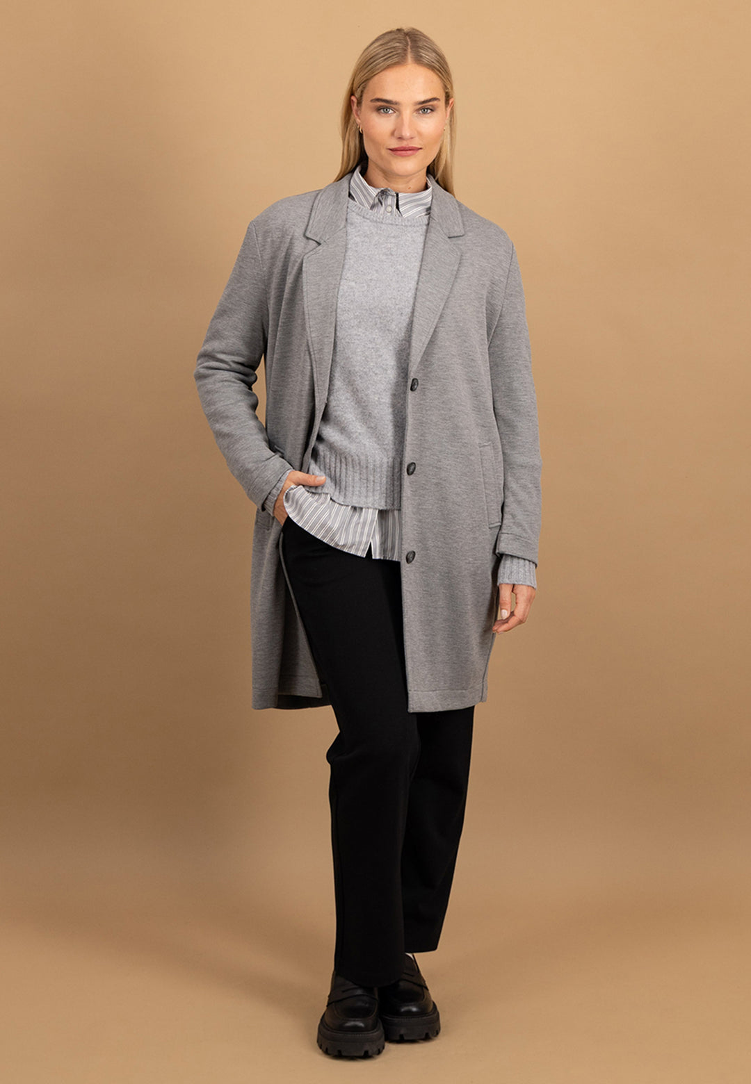 #farbe_alloy-grey