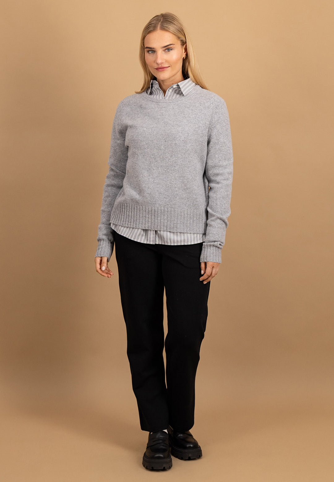 #farbe_alloy-grey